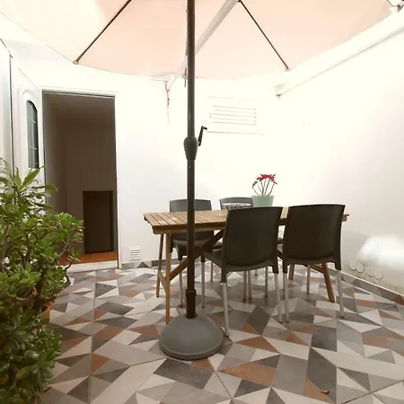 Apartment Downtown Calm House